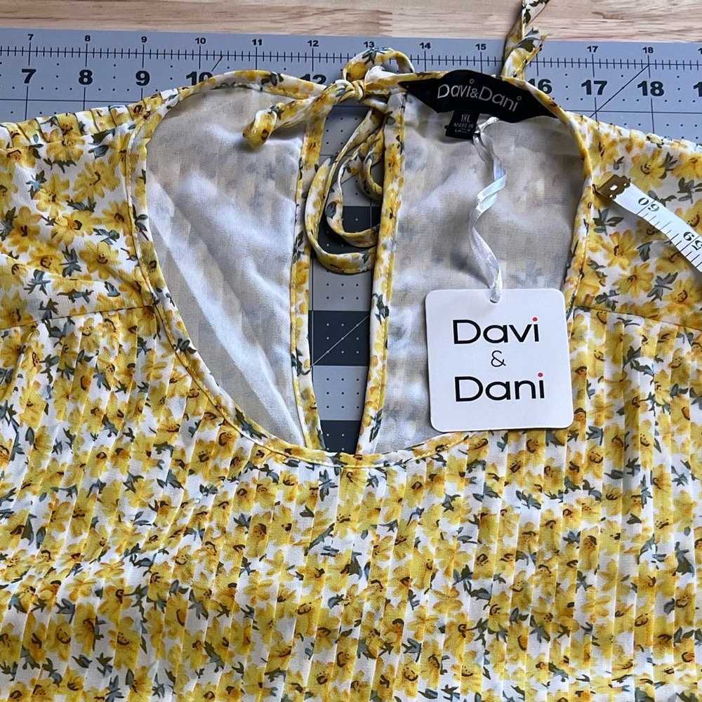 DAVI & DANI Yellow Floral Lined Dress with Tie Sleeves Sz 1x PTP 26” - Picture 4 of 7